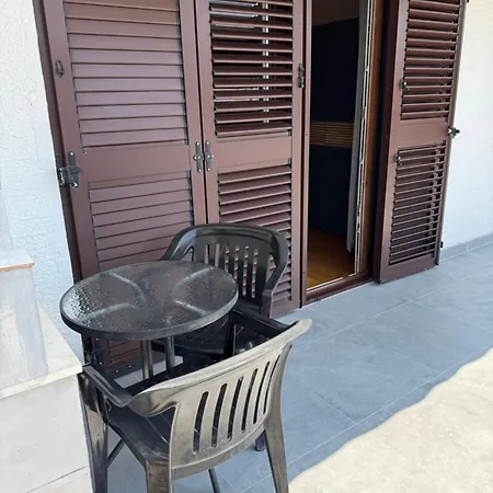 Jelena Apartman *